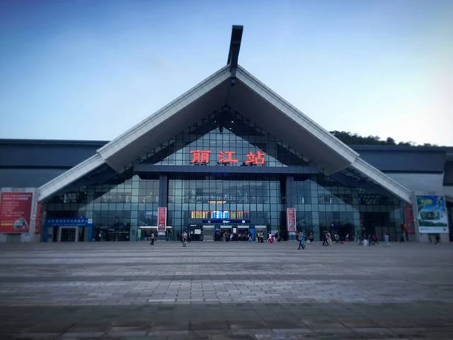 佛山到麗江空運物流公司-佛山至麗江物流貨運專線海陸空運輸一體化服務(wù)